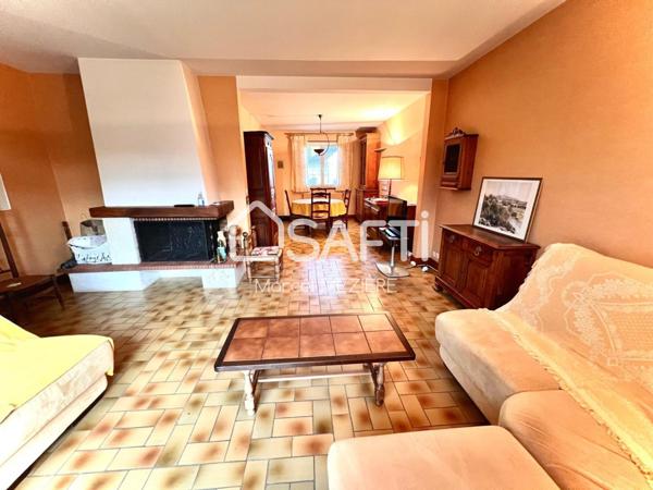 Joli pavillon (T7)parfaitement entretenu dans cadre de verdure sur terrain arboré et clos