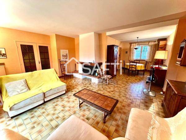 Joli pavillon (T7)parfaitement entretenu dans cadre de verdure sur terrain arboré et clos