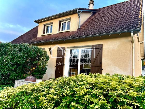 Joli pavillon (T7)parfaitement entretenu dans cadre de verdure sur terrain arboré et clos