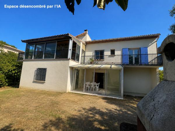 Maison
         9 pièces
        - 250 m² 385 000 € *