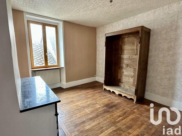Maison 5 pièces de 142 m² à Saint-Gaultier (36800)
