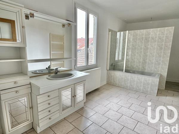 Maison 5 pièces de 142 m² à Saint-Gaultier (36800)