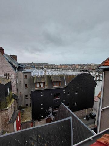 ESCLUSIVITE
QUARTIER HISTORIQUE DU POLLET
Immeuble à deux pas du port , du pont Colbert et des commerces
Ce bien composé de 4 logements à rénover

rdc/1 étage 3 pièces en duplex 47,54 m2
2 étage un studio de 18,67 m2
3 étage un studio de 20,35 m2
4 étage un studio avec mézza de 17,82 m2
couverture neuve , charpente neuve ,  menuiseries neuve , 

Idéal pour un premier achat ou en 
investissement locatif