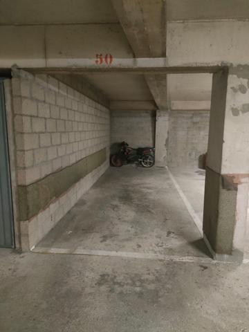 Grande place de parking à vendre – Paris 18e