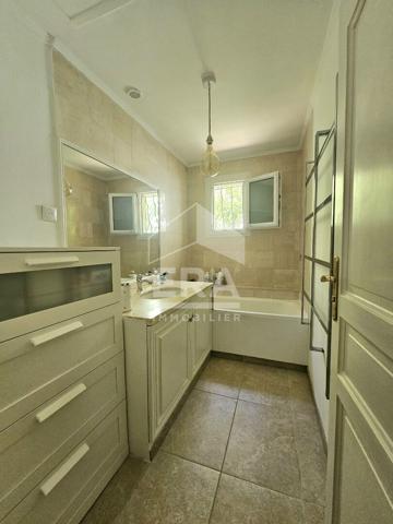 LANÇON-PROVENCE  - A Vendre - Maison T4 de 90 m2 avec jardin et garage