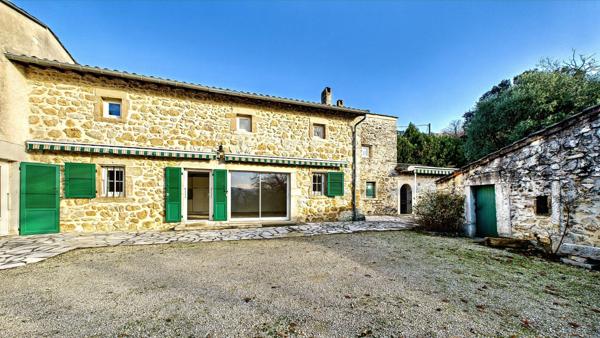 Maison 6 pièces - 202 m² Exclusivité efficity