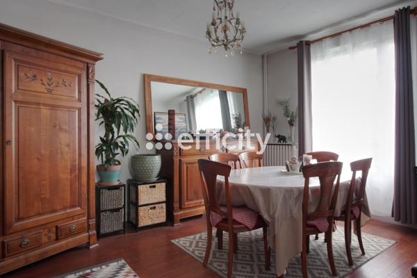 Maison 7 pièces - 140 m²