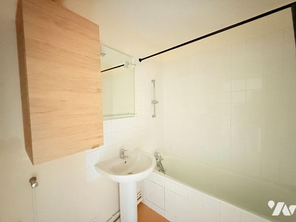 Appartement T2 libre Saint Gregoire centre