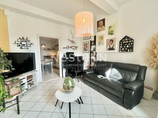 Maison de ville 209 m² avec cour, véranda et atelier, toiture récente - Minervois