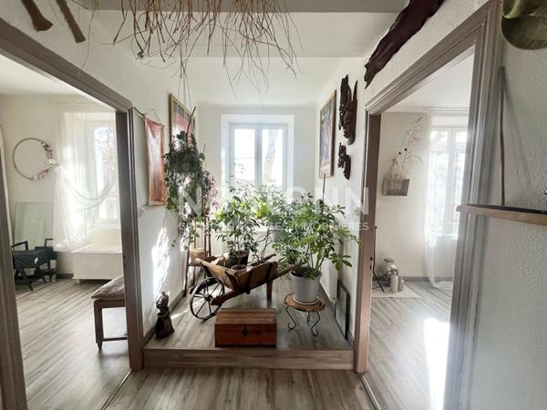 Maison de ville 209 m² avec cour, véranda et atelier, toiture récente - Minervois