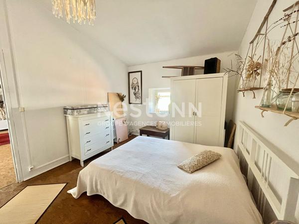 Maison de ville 209 m² avec cour, véranda et atelier, toiture récente - Minervois