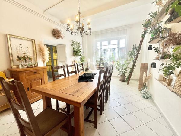 Maison de ville 209 m² avec cour, véranda et atelier, toiture récente - Minervois