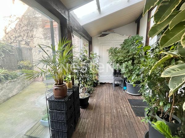 Maison de ville 209 m² avec cour, véranda et atelier, toiture récente - Minervois