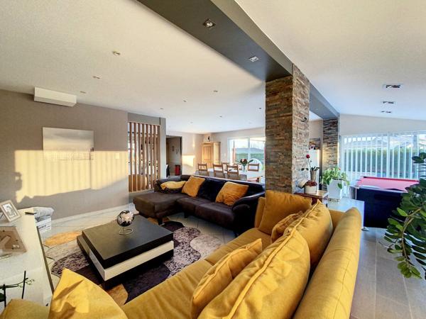 Maison à vendre FRONTON 3 chambres et un bureau, double garage, piscine