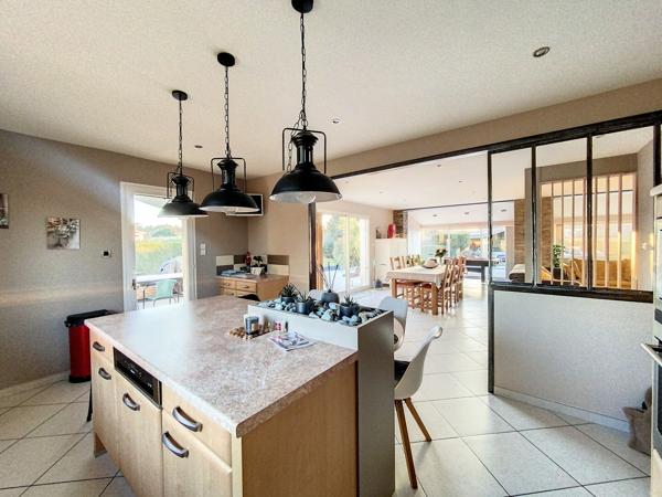 Maison à vendre FRONTON 3 chambres et un bureau, double garage, piscine