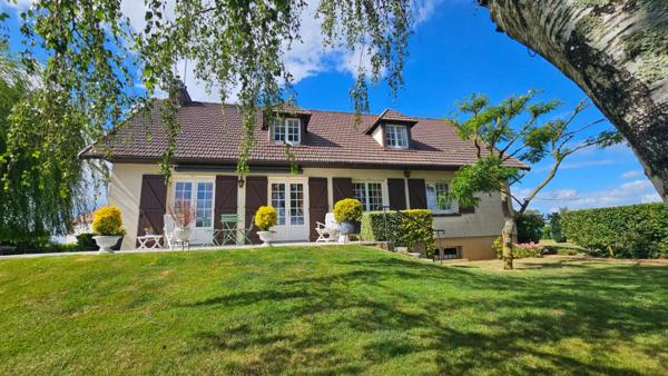 Houdan 10 mn / Maison 141 m2 / 5 chambres + sous-sol + double garage