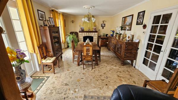 Houdan 10 mn / Maison 141 m2 / 5 chambres + sous-sol + double garage