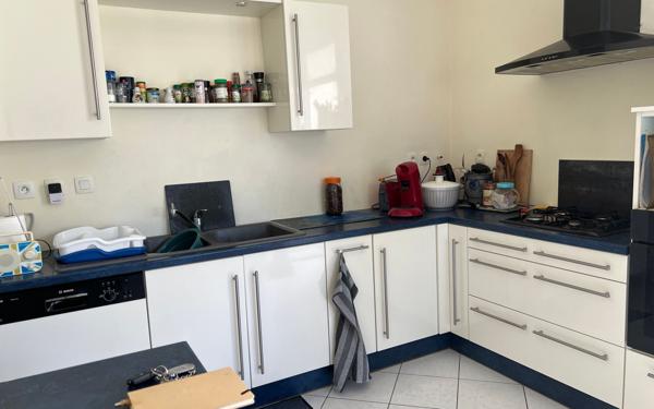 Maison à vendre    3 pièces • 85 m2 Saint-Jean-d'Angély