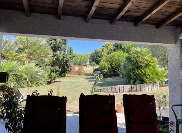 Propriété comprenant une maison principale d'habitation et 3 gites indépendants