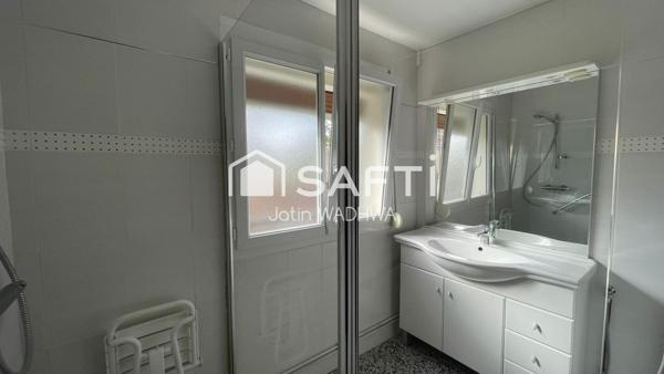 Superbe opportunité ! Maison 5 pièces (125m²), toiture neuve et vue dégagée.