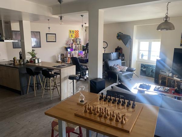 Loft
         3 pièces
        - 122 m² 343 000 € *
