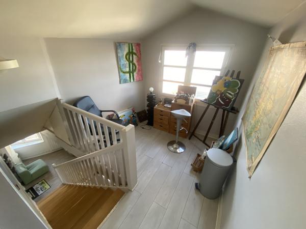 Loft
         3 pièces
        - 122 m² 343 000 € *