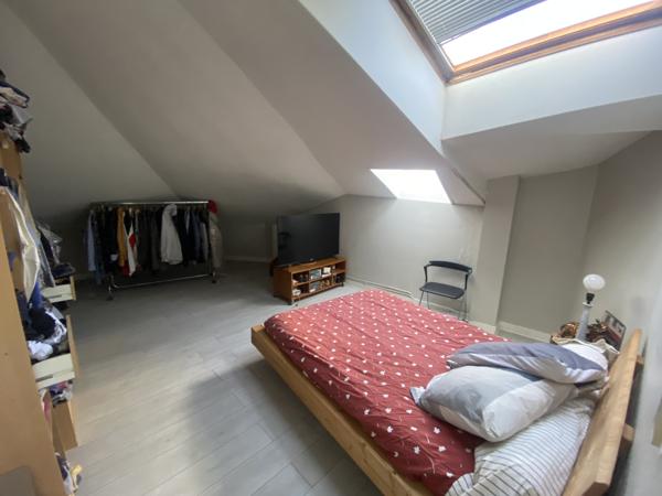 Loft
         3 pièces
        - 122 m² 343 000 € *