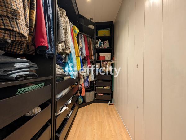 Appartement
         3 pièces
        - 70 m² Exclusivité 220 000 € *