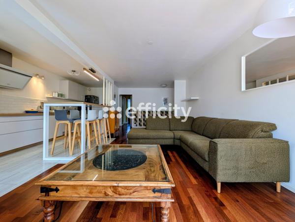 Appartement
         3 pièces
        - 70 m² Exclusivité 220 000 € *