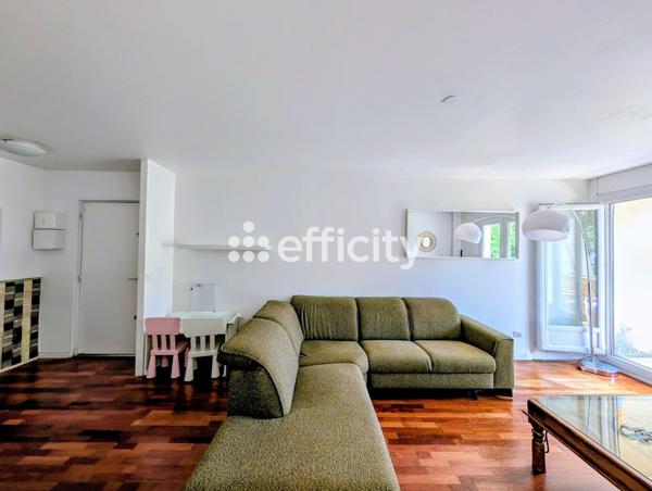 Appartement
         3 pièces
        - 70 m² Exclusivité 220 000 € *