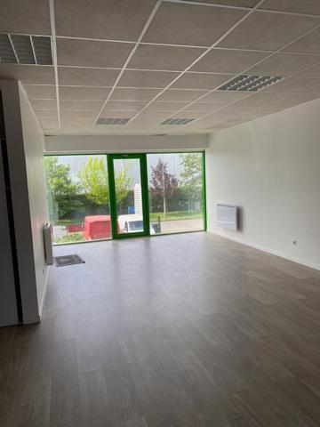 Location bureau Coignières - 61 m² - 613 €/mois