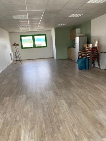 Location bureau Coignières - 61 m² - 613 €/mois