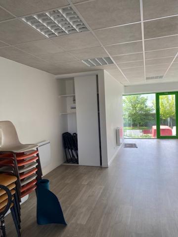 Location bureau Coignières - 61 m² - 613 €/mois
