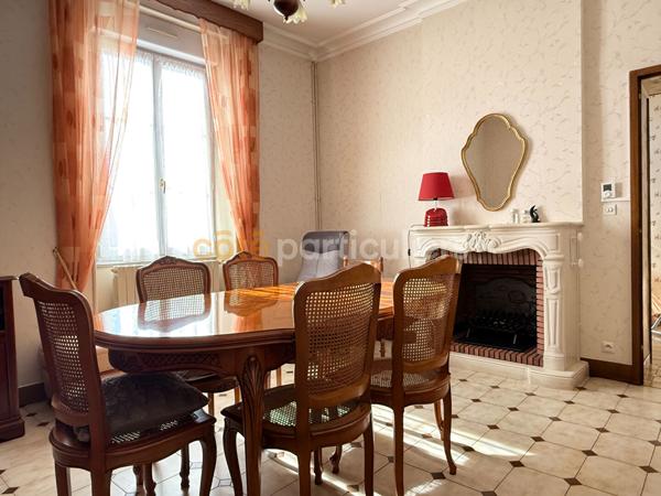 Vente
                Maison82 m² - 4 Pièces -
                    LAVAL (53000)