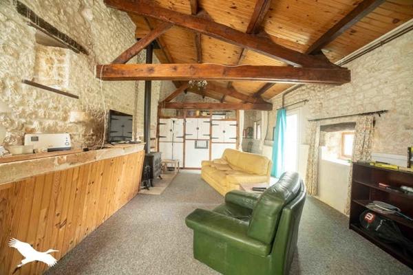 Maison à vendre |  Le Poiré-sur-Velluire |  8 pièces | 310 m²