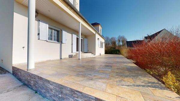 PROPRIÉTÉ DE STANDING  284 m2 de 8 PIÈCES 509 000