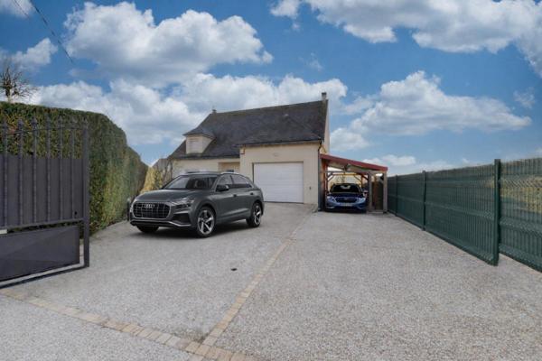 PROPRIÉTÉ DE STANDING  284 m2 de 8 PIÈCES 509 000