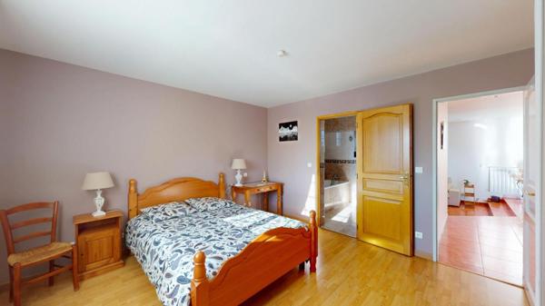 PROPRIÉTÉ DE STANDING  284 m2 de 8 PIÈCES 509 000
