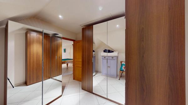 PROPRIÉTÉ DE STANDING  284 m2 de 8 PIÈCES 509 000