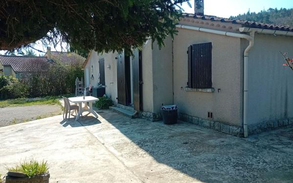 Maison à vendre    2 pièces •  Céreste