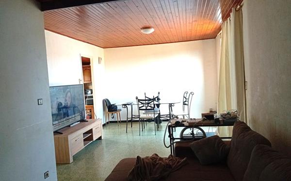 Maison à vendre    2 pièces •  Céreste