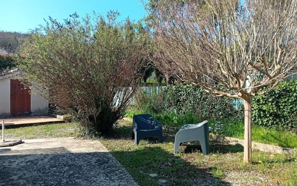 Maison à vendre    2 pièces •  Céreste