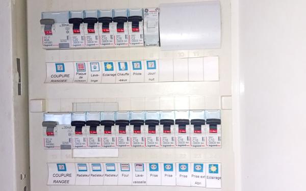 Maison à vendre    2 pièces •  Céreste