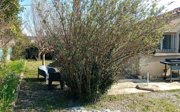 Maison à vendre    2 pièces •  Céreste