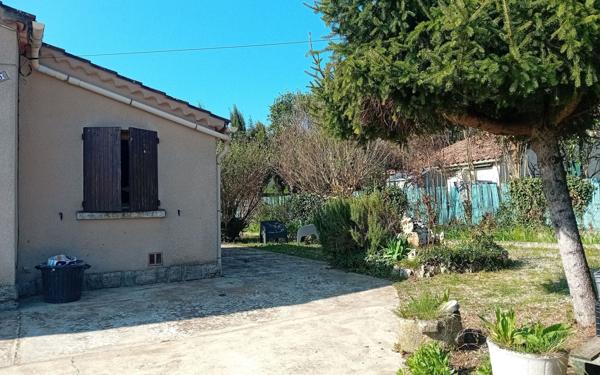 Maison à vendre    2 pièces •  Céreste