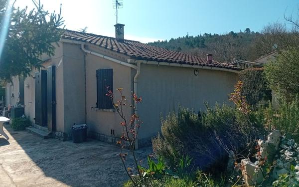 Maison à vendre    2 pièces •  Céreste