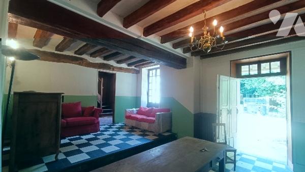 Lorrez-le-Bocage, maison à rénover de 91 m² 4 pièces, grange de 50 m² + pièce de 27 m² + jardin.