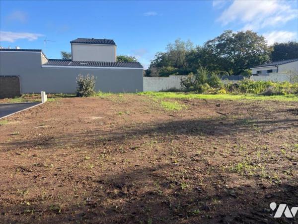 BUXEROLLES - RUE DU PLANTY - LOTISSEMENT DE 5 LOTS - 530 M²