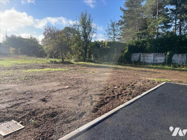 BUXEROLLES - RUE DU PLANTY - LOTISSEMENT DE 5 LOTS - 530 M²