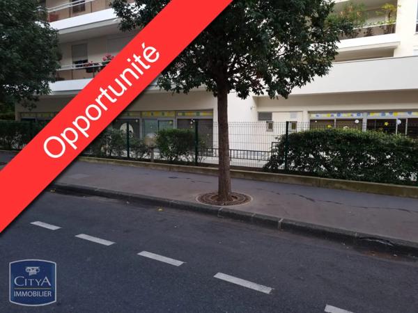 Local professionnel à vendre 400m²